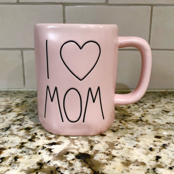 Rae Dunn Light Pink “I (Heart) Mom” ceramic mug - Picture 1 of 5